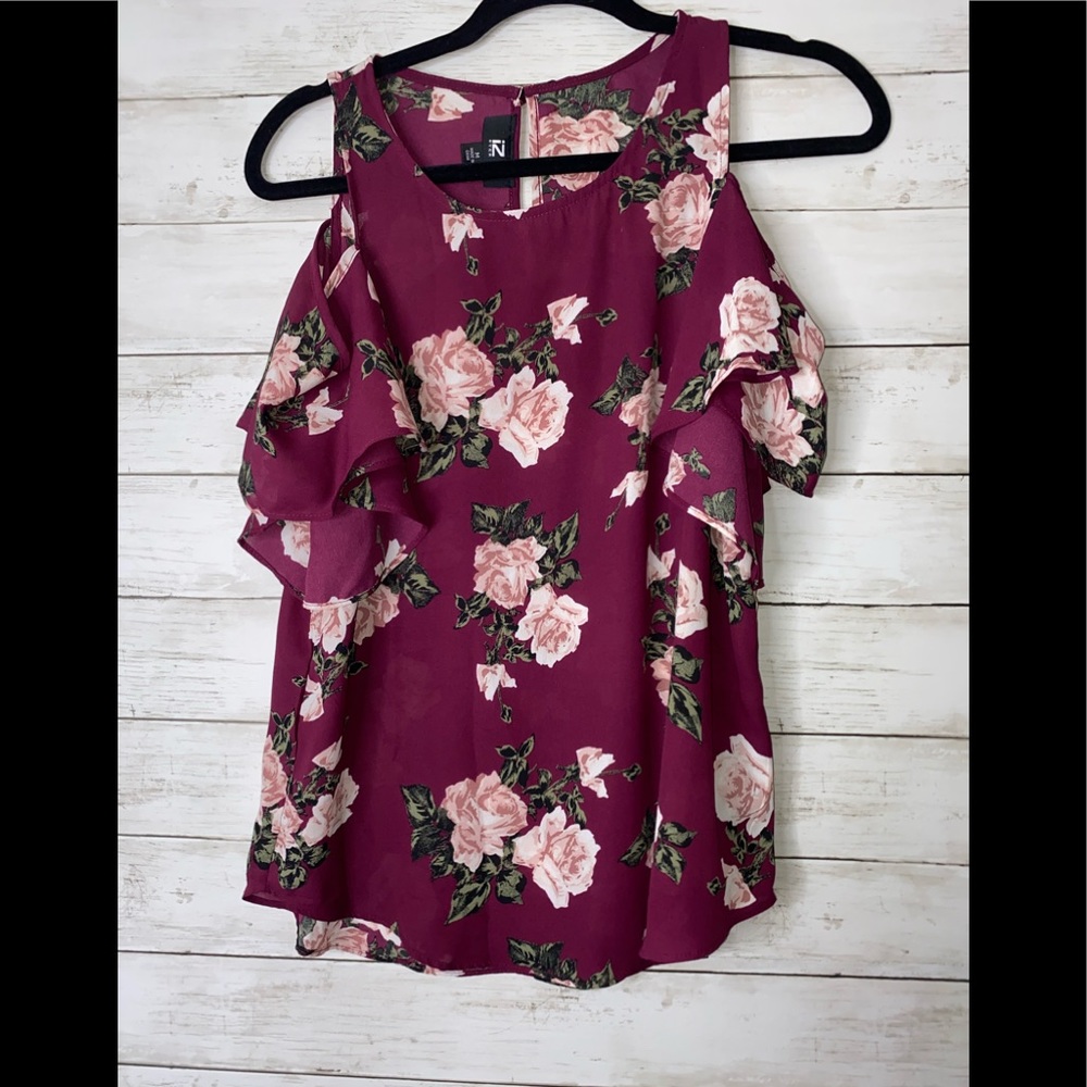 IZ Byer Cold Shoulder Top Maroon M